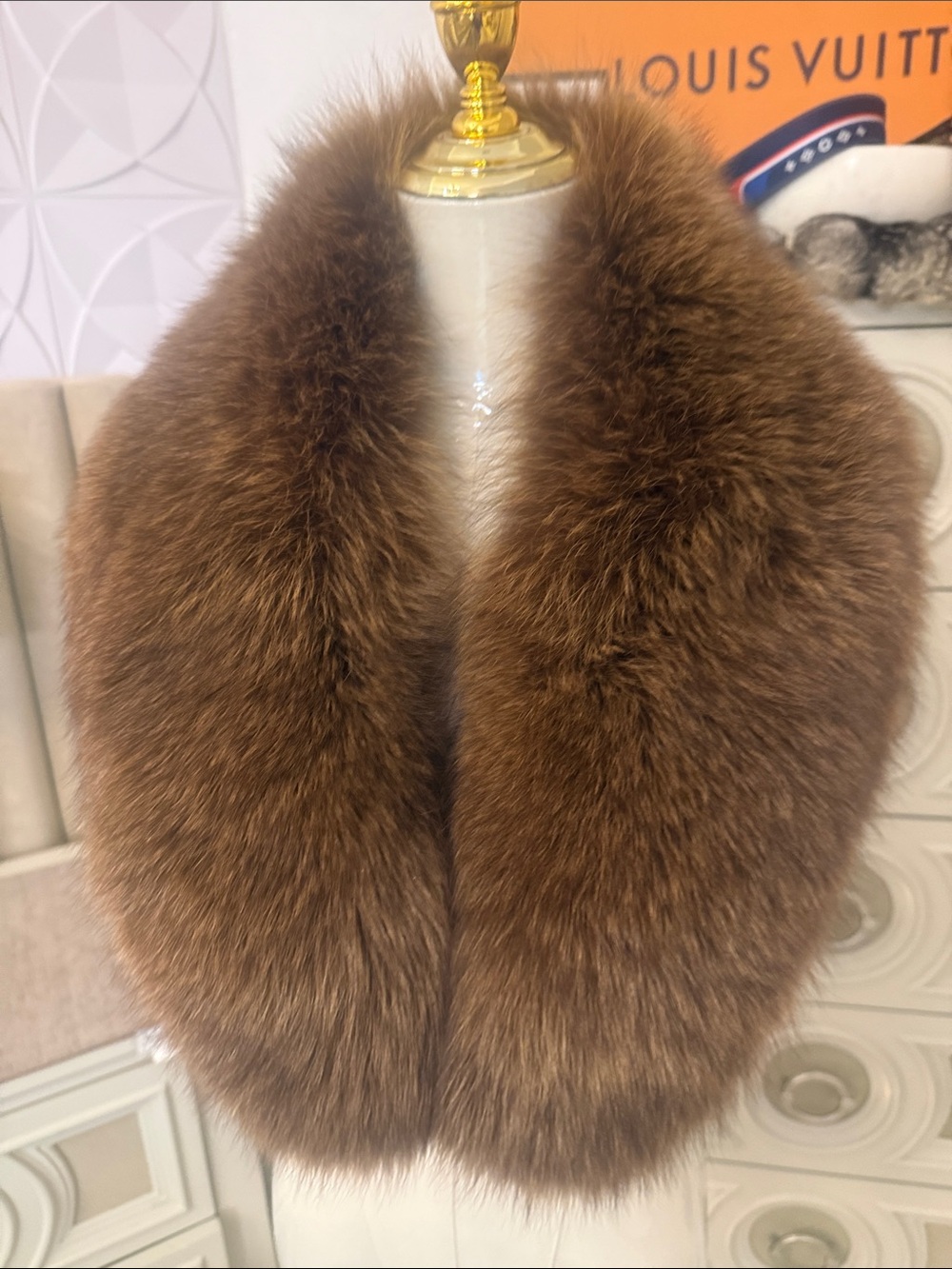 Saga fox fur scarf